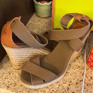 Tory Burch Adonis Espadrilles size 11  olive